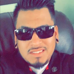 Meet your Posher, Javier